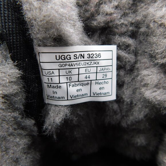 UGG Neumel Iconic Heritage Chukka Suede Boot Shoes | Black | Lace Up | EUC | 11 - Picture 7 of 13